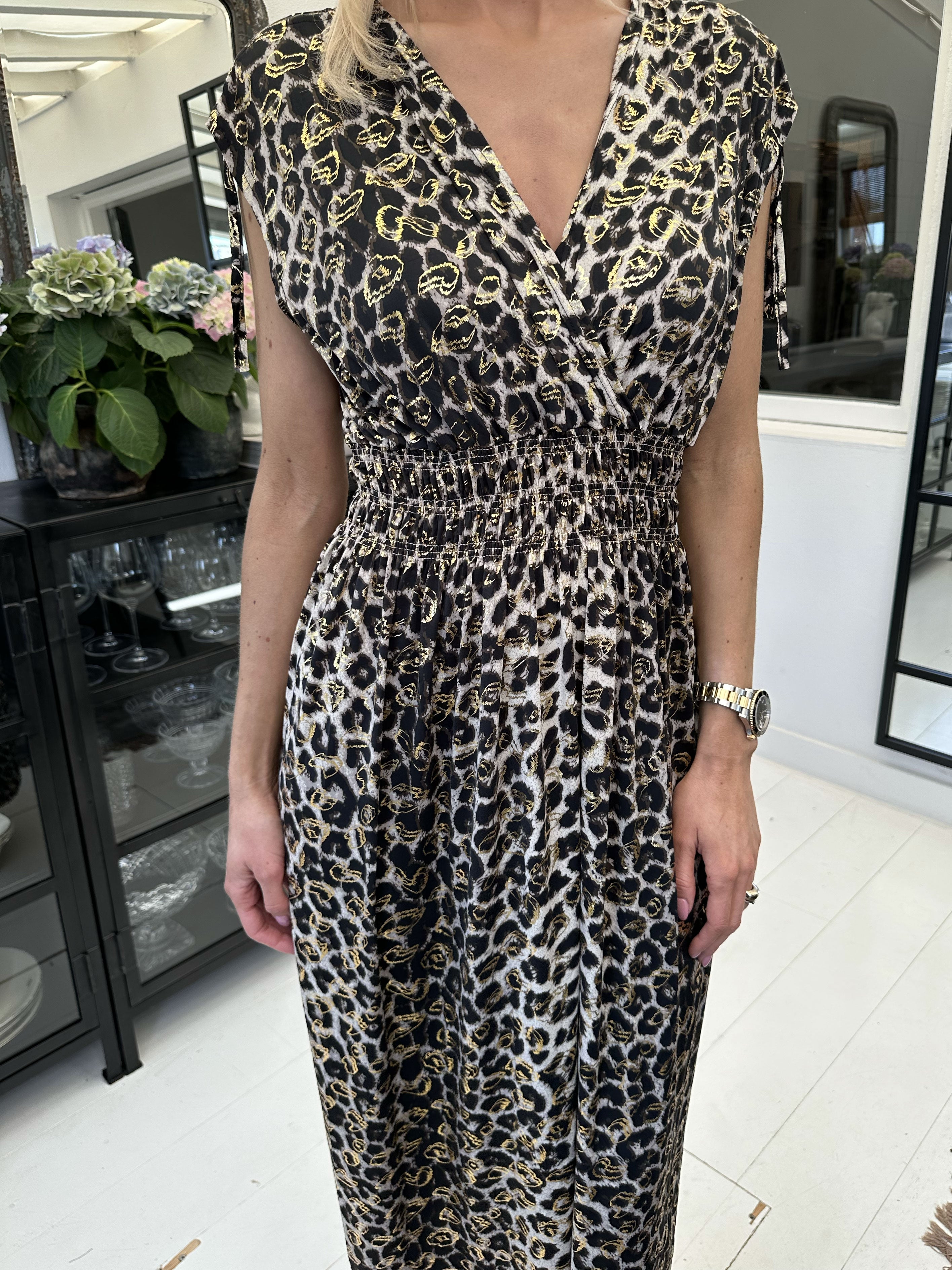 Pams Leo Sleeveless - Lang elastisk kjole i krølfrit stof